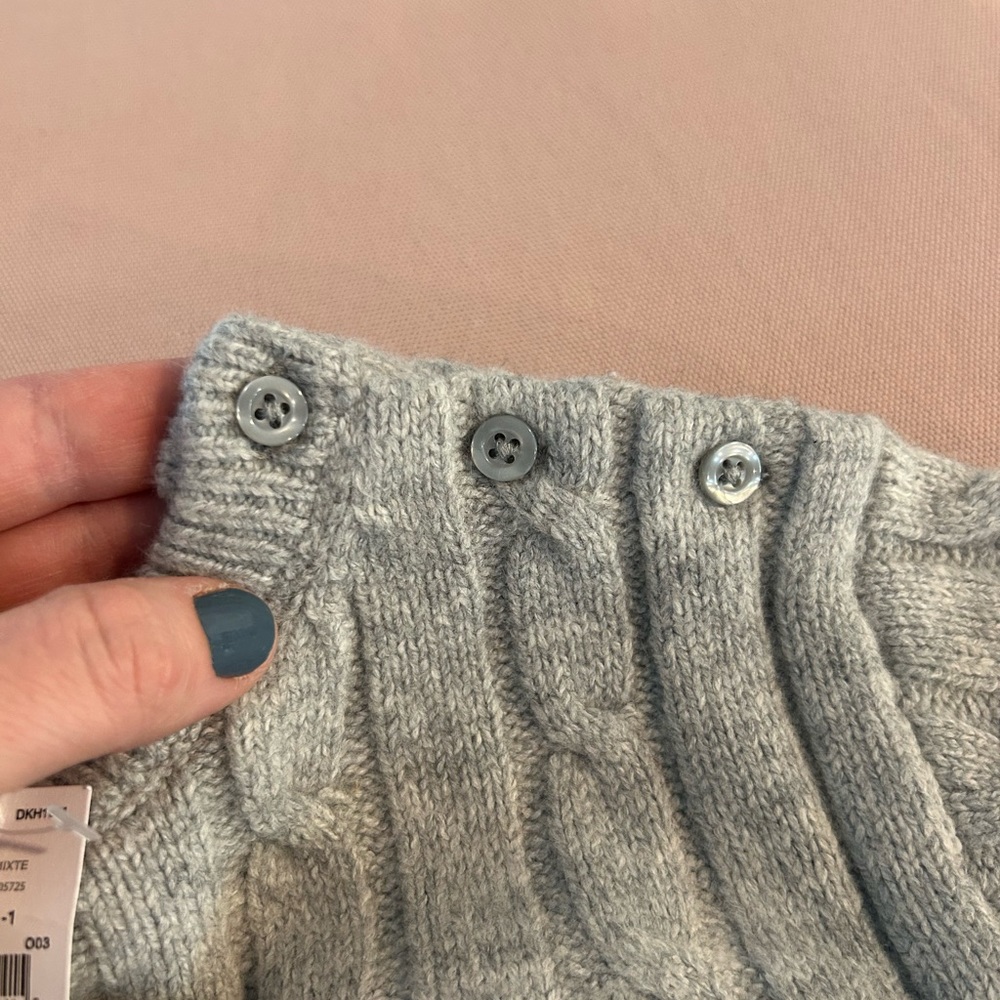 GAP Light Gray Cable Knit 6-12 Months Baby Sweater - Picture 5 of 7